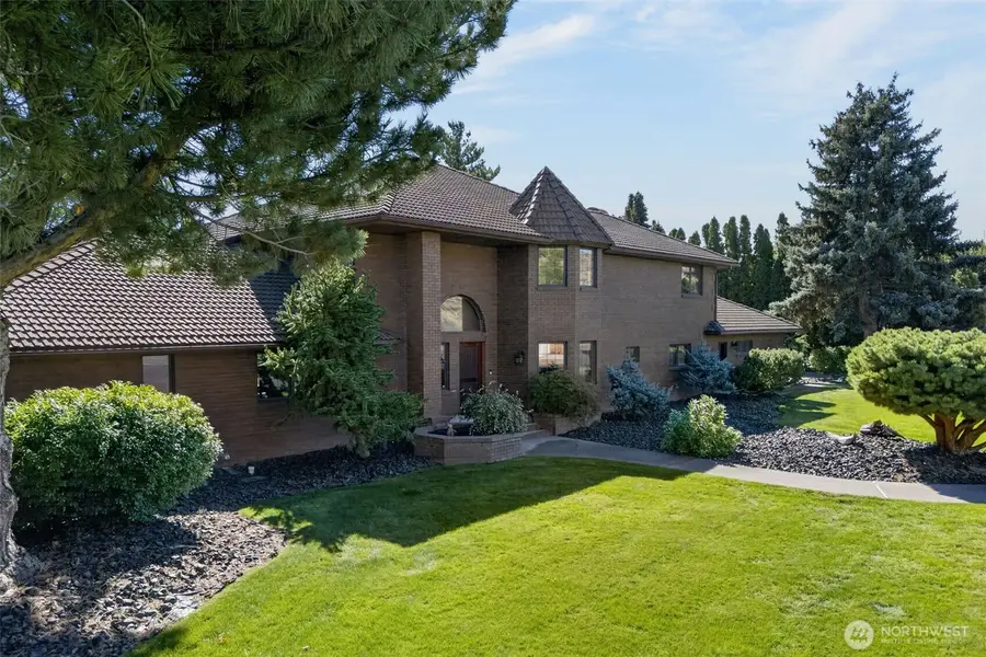 810 D Street Sw, Ephrata, WA 98823 - #2