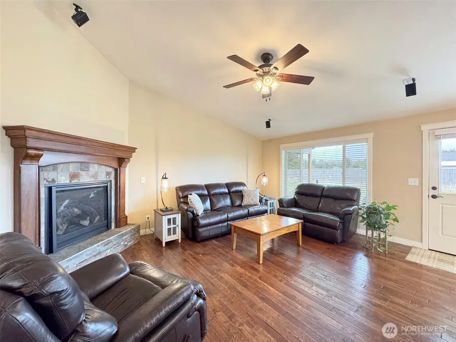 196 Marsh Hawk Lane, Agnew Carlsborg, WA 98382 - #2