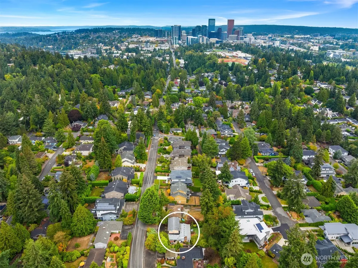 1652 104th Avenue Se, Bellevue, WA 98004 - #1