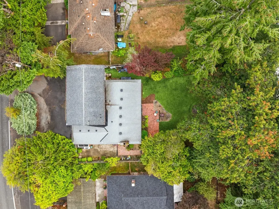 1652 104th Avenue Se, Bellevue, WA 98004 - #2