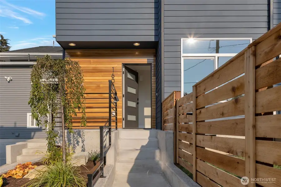 1603 SW Kenyon Street, Seattle, WA 98106 - #2