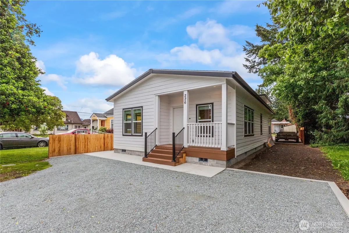 226 E Orange Avenue, Burlington, WA 98233 - #1