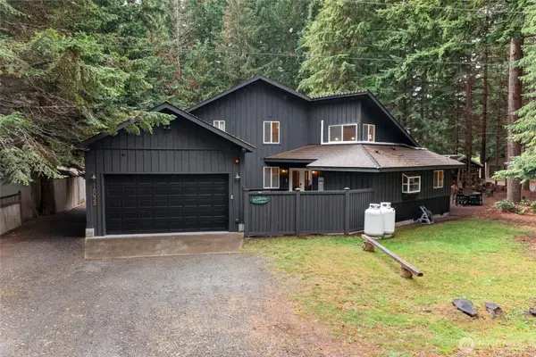 16028 E Crystal Drive E, Enumclaw, WA 98022