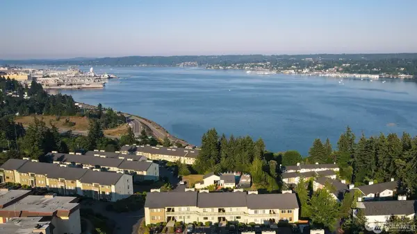1700 W Sunn Fjord Lane #L204, Bremerton, WA 98312