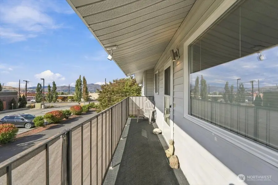 100 Simon Street #8, East Wenatchee, WA 98802 - #2