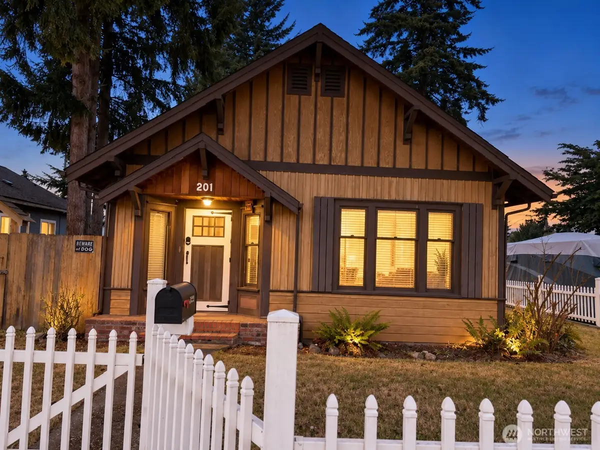 201 H Street Se, Auburn, WA 98002 - #1