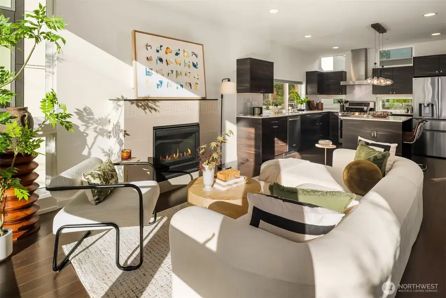 1140 10th Avenue E #B, Seattle, WA 98102 - #3