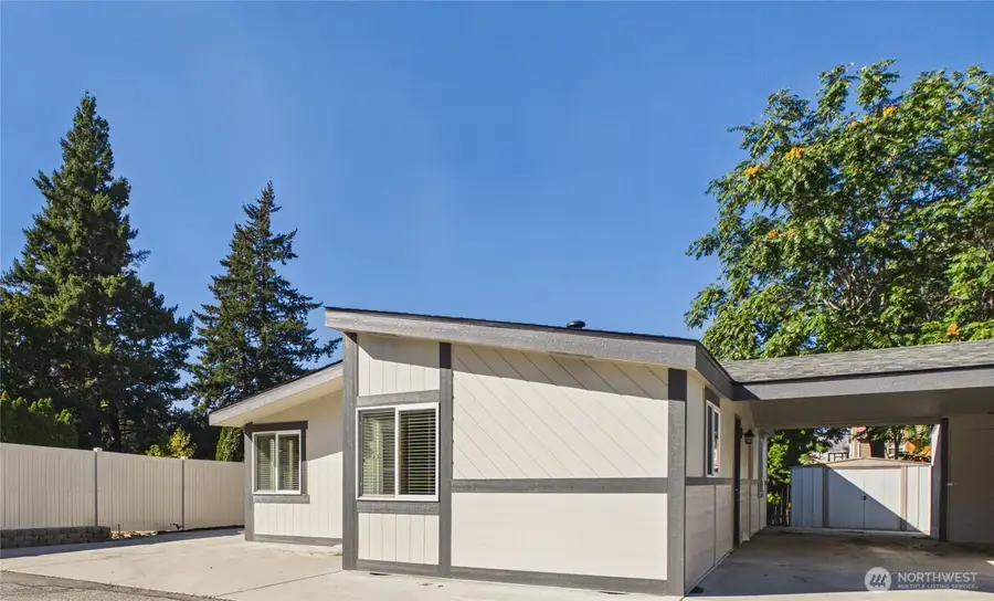 322 N Kentucky Avenue #A, East Wenatchee, WA 98802 - #3