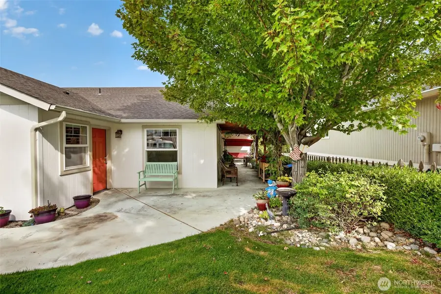 3037 Riviera Boulevard, Malaga, WA 98828 - #3
