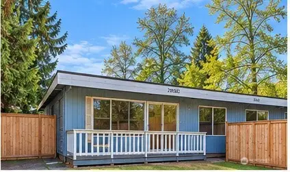 21902 29th Ave South, Des Moines, WA 98198