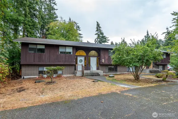 660 Harrier Circle #2, Oak Harbor, WA 98277