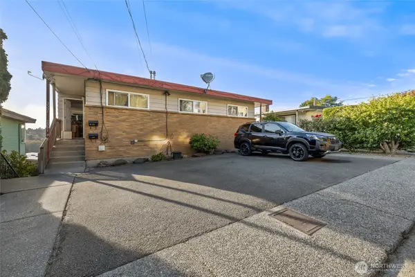 2551 13th Avenue W, Seattle, WA 98119