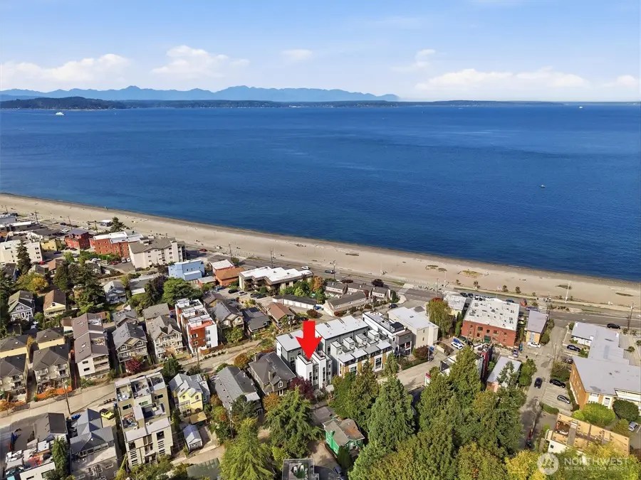 2421 Wickstrom Place Sw, Seattle, WA 98116 - #2