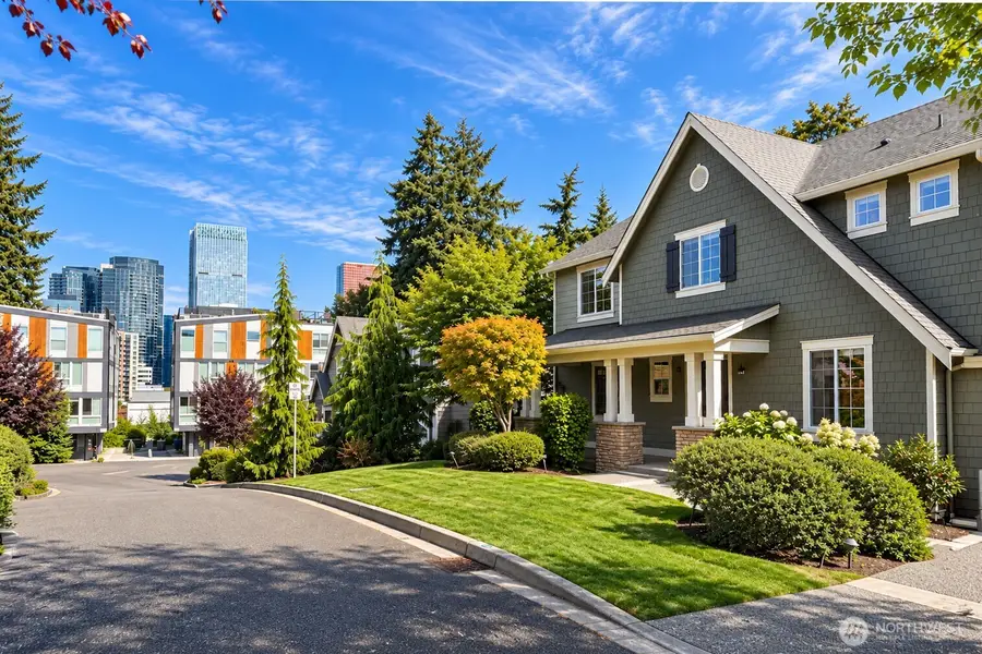 208 107th Place Se, Bellevue, WA 98004 - #3