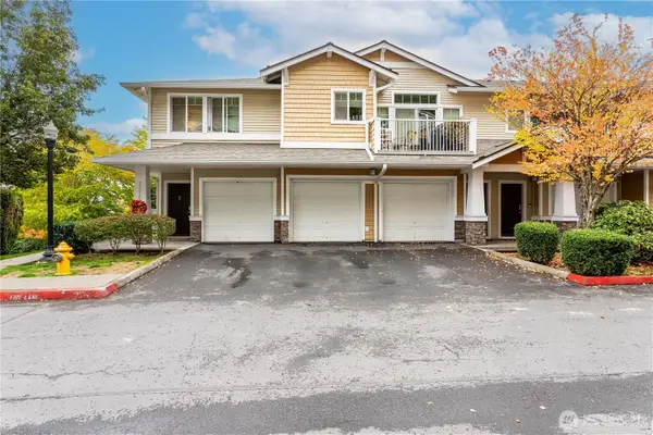21240 40th Place S #Unit B, SeaTac, WA 98198