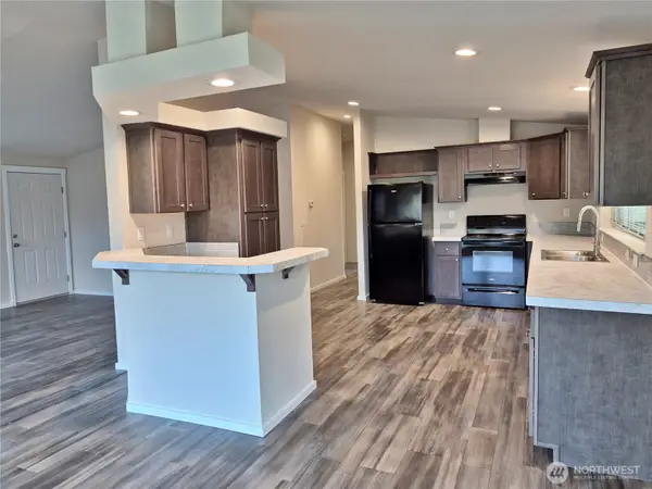 359 NE Saturn Lane, Bremerton, WA 98311