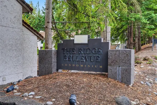 10410 NE 32nd Place #D-104, Bellevue, WA 98004