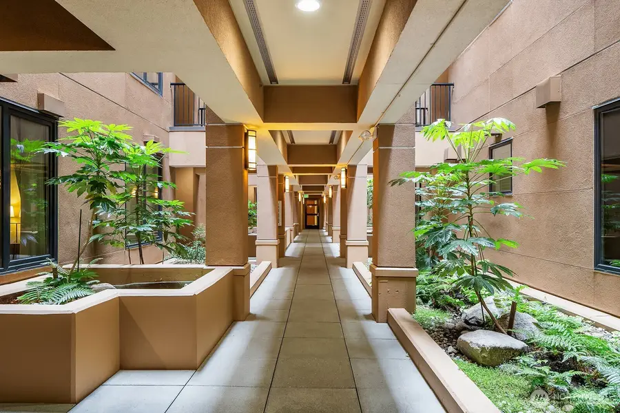 10047 NE Main Street Ne #202, Bellevue, WA 98004 - #2