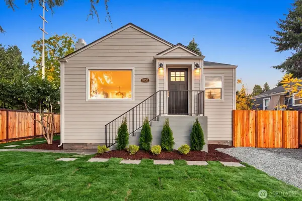 9752 Evanston Avenue N, Seattle, WA 98103