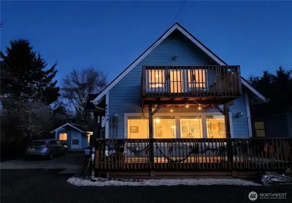 136 Pacific Boulevard Nw, Ocean Shores, WA 98569