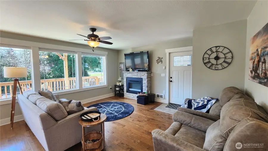 136 Pacific Boulevard Nw, Ocean Shores, WA 98569 - #3
