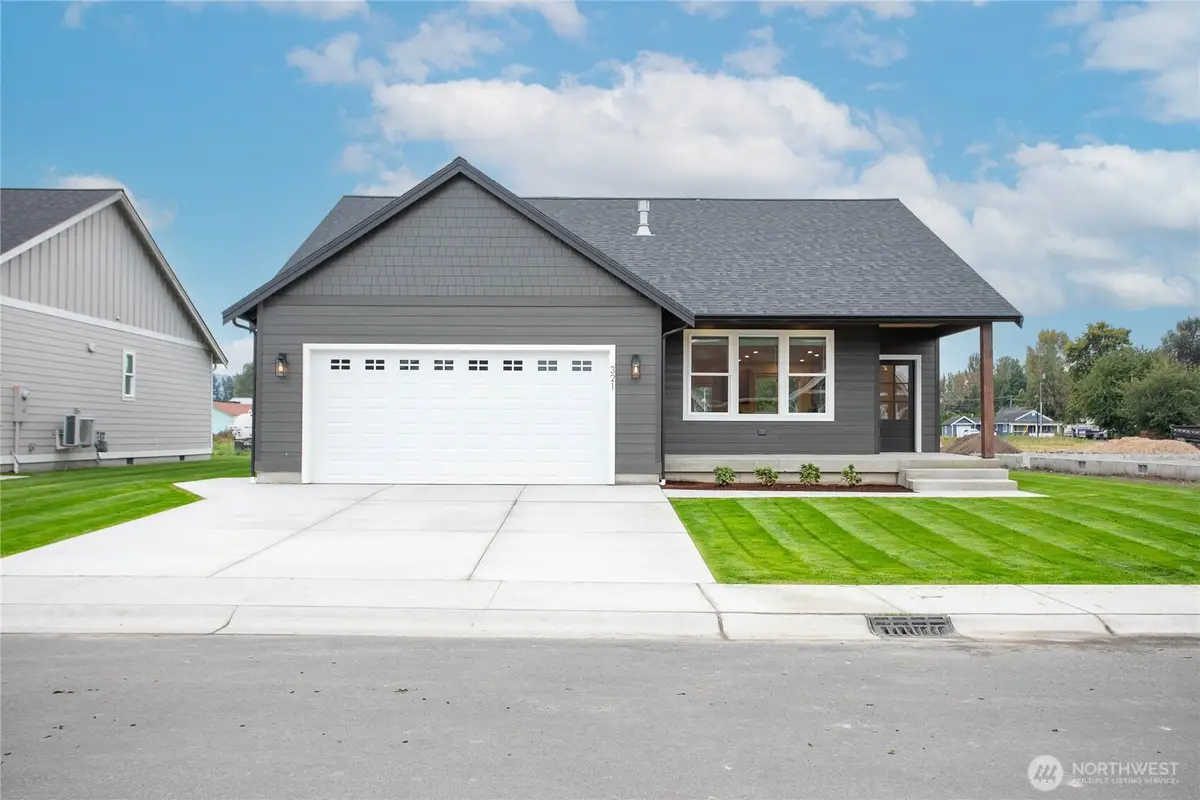321 W 3rd Street, Everson, WA 98247 - #1