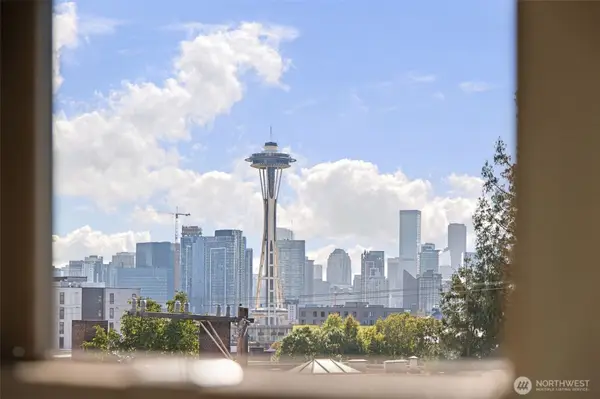 220 W Olympic Place #303, Seattle, WA 98119