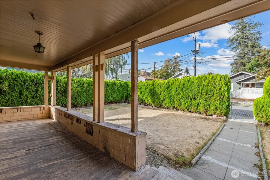 517 Malaga Ave, Wenatchee, WA 98801 - #3