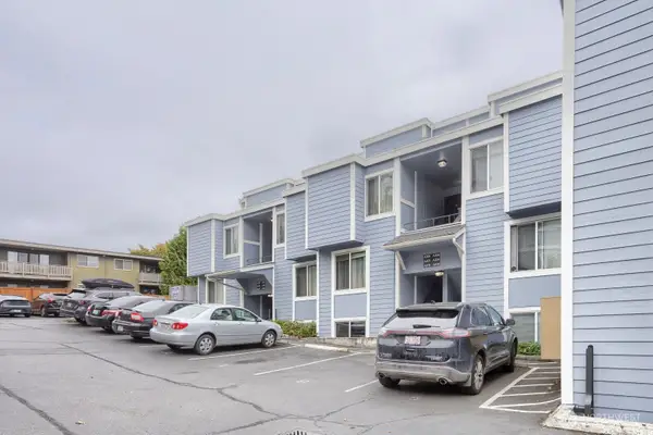 8812 20th Avenue Ne #A107, Seattle, WA 98115