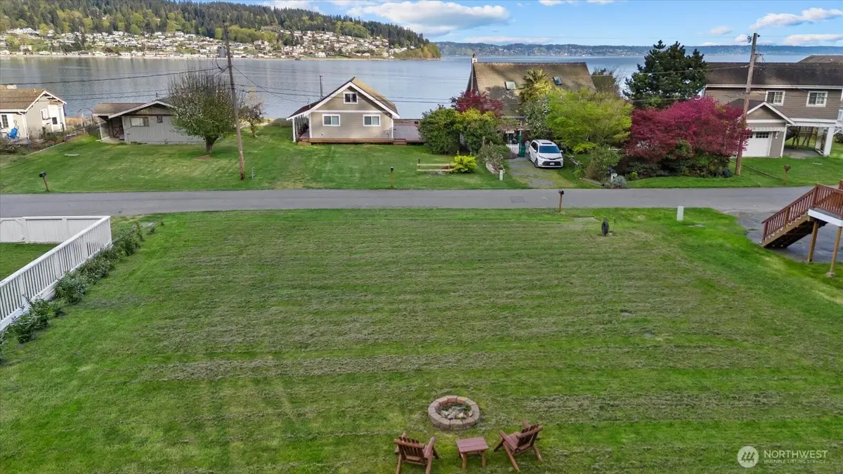 3697 Driftwood Drive, Clinton, WA 98236 - #1