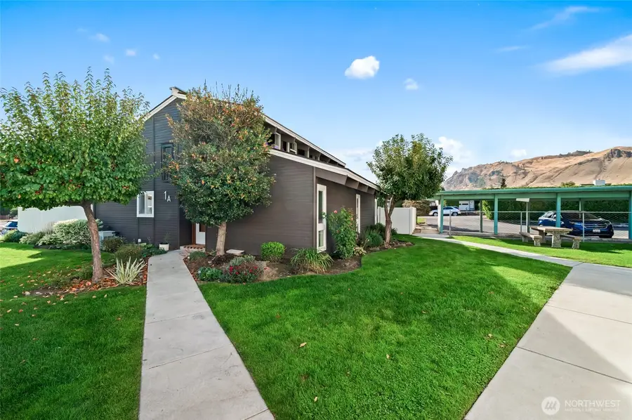 10 S Cove Avenue #1A, Wenatchee, WA 98801 - #2