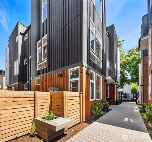 1751 17th Avenue, Seattle, WA 98122