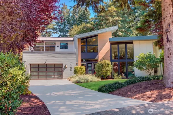 7560 86th Avenue Se, Mercer Island, WA 98040