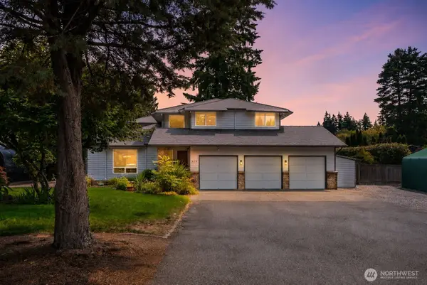 820 Monroe Avenue Ne, Renton, WA 98056