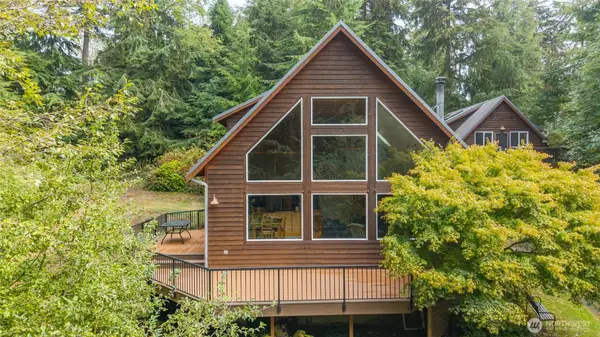 411 Puget Drive, Coupeville, WA 98239
