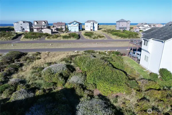1290 Ocean Shores Blvd Street #32, Ocean Shores, WA 98569