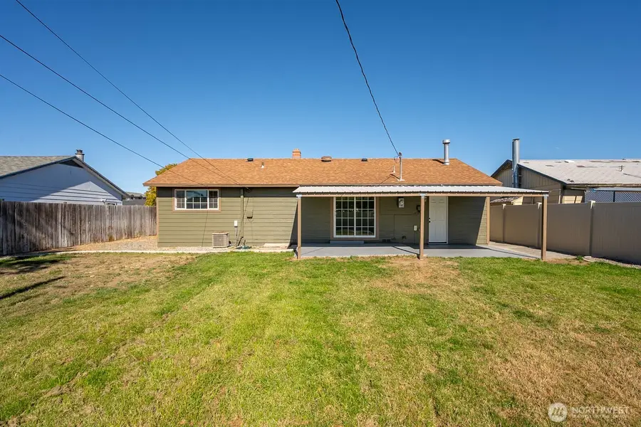719 W Loop Drive, Moses Lake, WA 98837 - #2