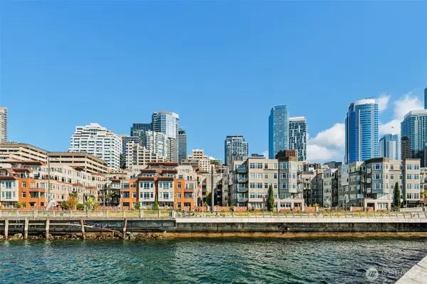 1900 Alaskan Way #410, Seattle, WA 98101