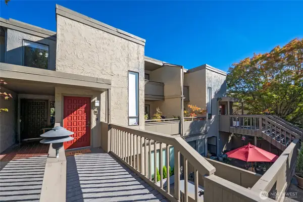 6710 Parkpoint Way Ne #E-402, Seattle, WA 98115