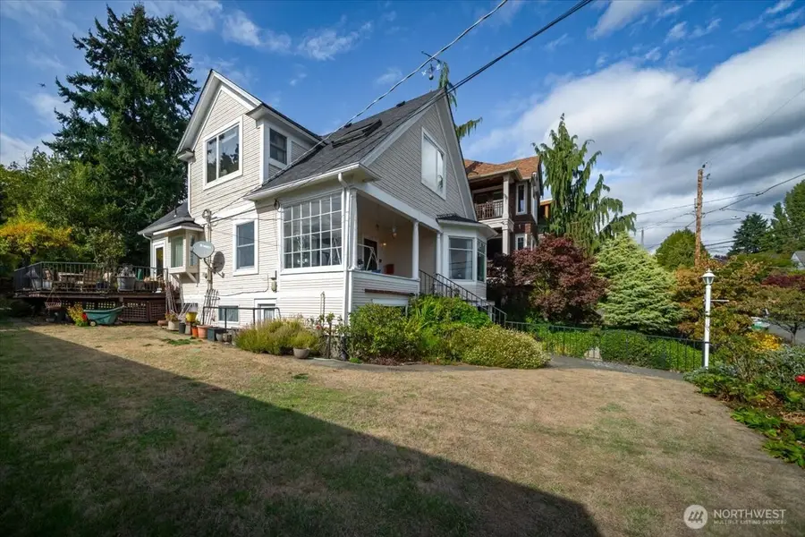 3617 Corliss Avenue N, Seattle, WA 98103 - #3