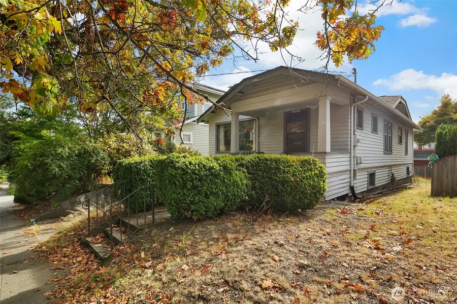 2405 N 40th Street, Seattle, WA 98103 - #2