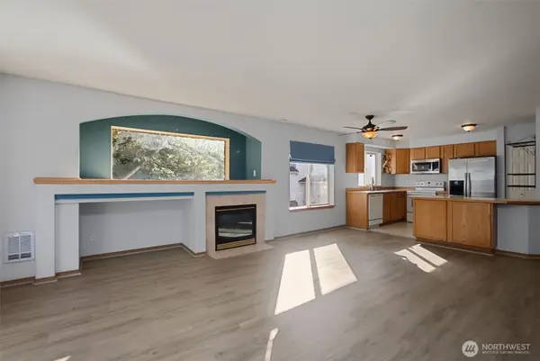 8833 1st Street Ne #J204, Lake Stevens, WA 98258