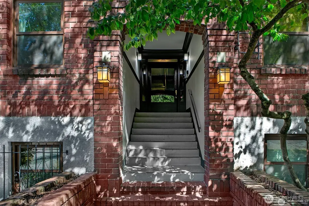 516 E Thomas Street #102, Seattle, WA 98102 - #1