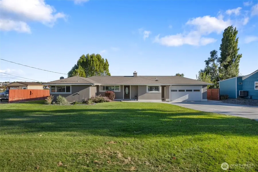 303 W Northshore Drive, Moses Lake, WA 98837 - #2