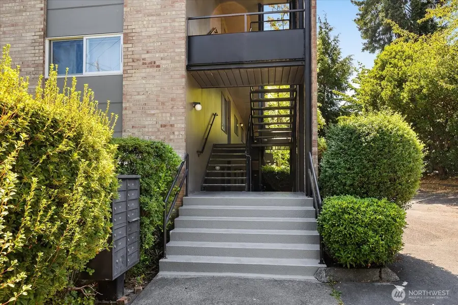 5101 NE 55th Street #103, Seattle, WA 98105 - #3