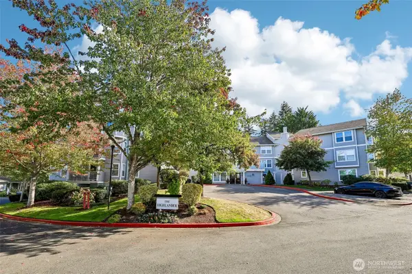 22535 SE Highland Circle #302, Issaquah, WA 98029