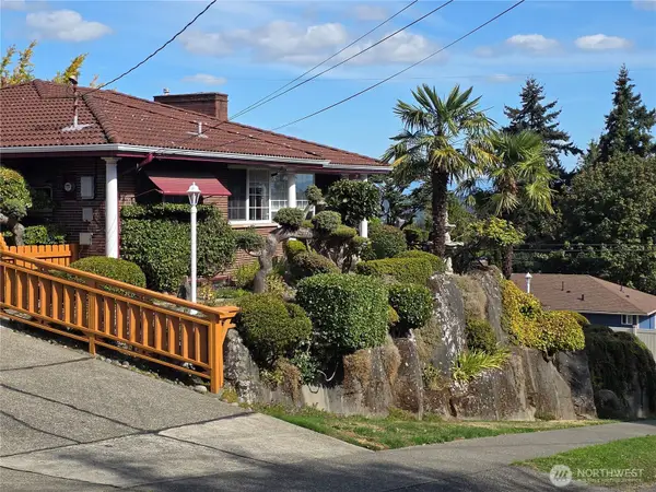 2818 S Dawson Street, Seattle, WA 98108