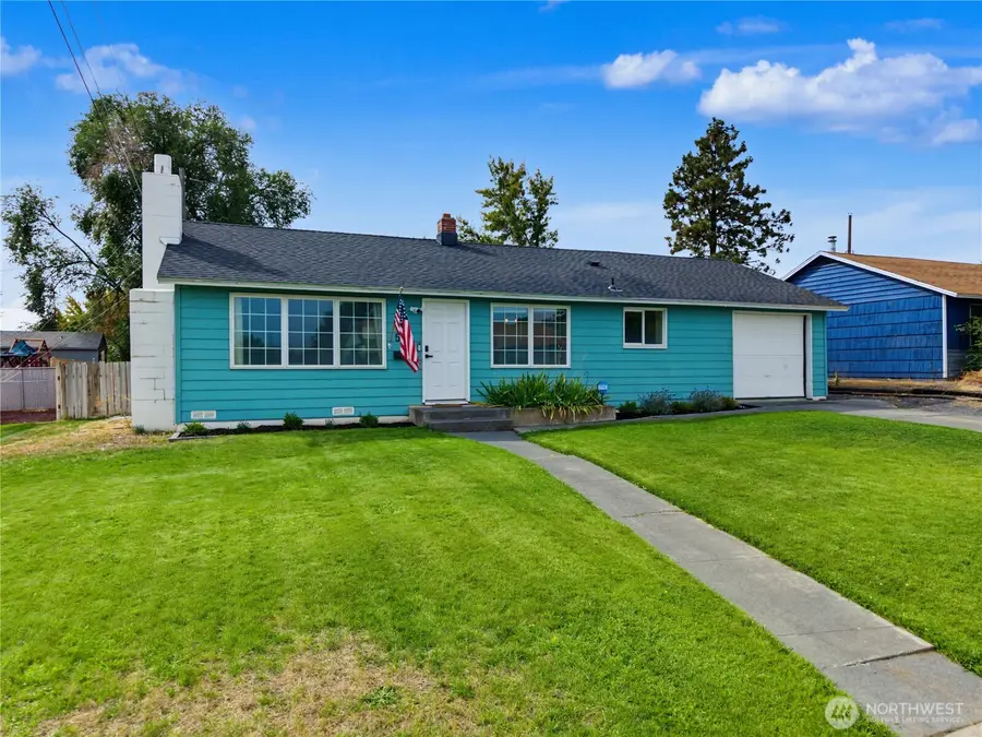 513 W Meridian Avenue, Moses Lake, WA 98837 - #3