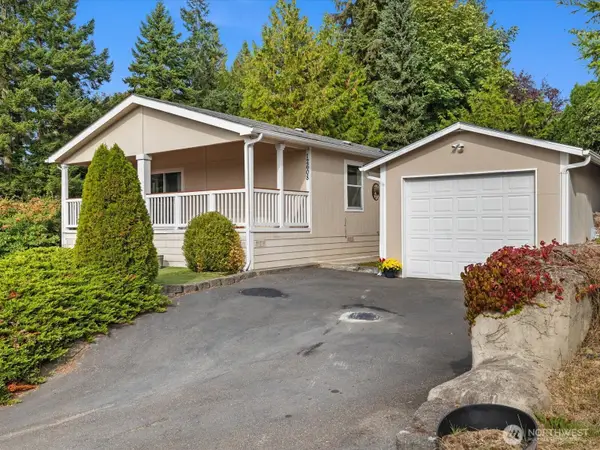 12608 NE Hollyhills Drive, Bothell, WA 98011