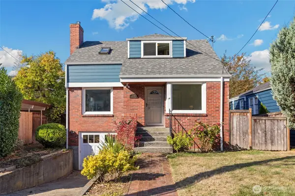 7711 Sunnyside Avenue N, Seattle, WA 98103